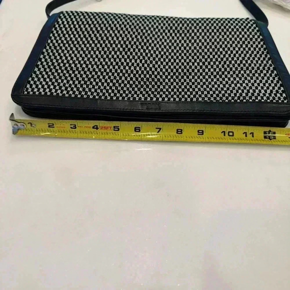 The Sak black shoulder back with woven black and white front. NEW - Picture 14 of 16